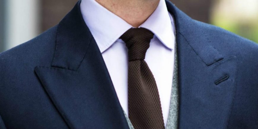男士西装配领带